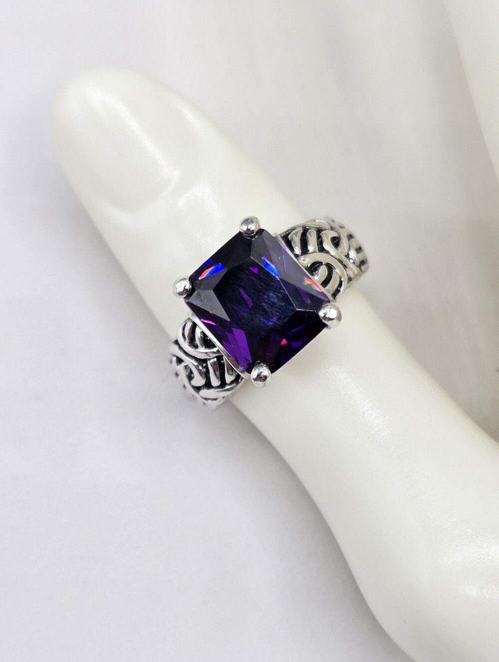 Swarovski Crystal Elements Silver Statement Ring Purple Amethyst Size 8